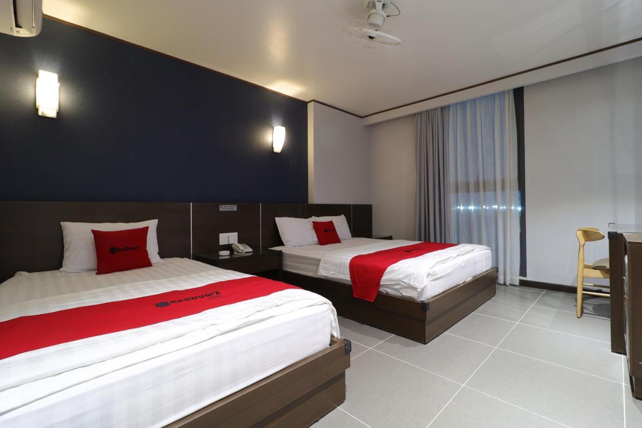 Reddoorz Plus & Cloud 9 Quang Trung Hotel Ho Şi Min Exterior foto